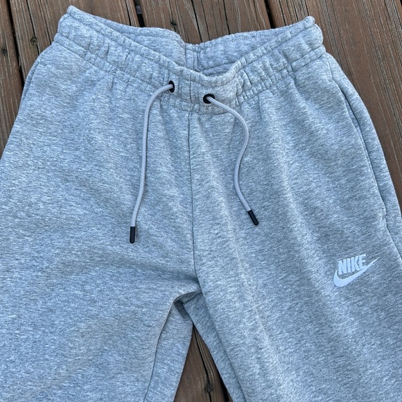 Nike Gray Jogger Pants - Picture 3 of 4